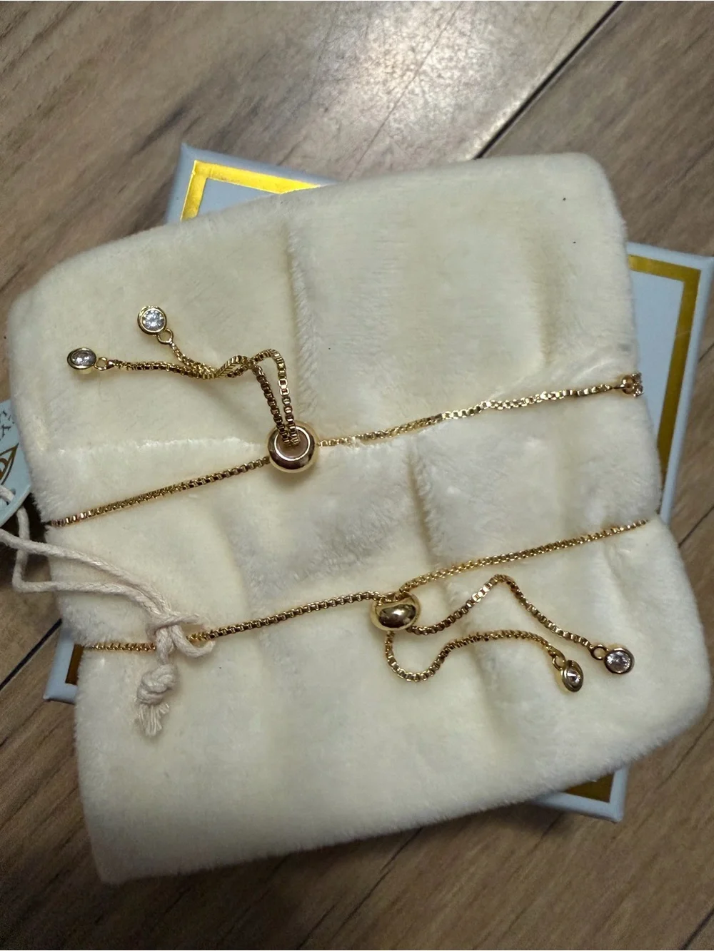eye candy Gold Tone Mother-of-Pearl Clover & Crystal Chain Bracelet Set